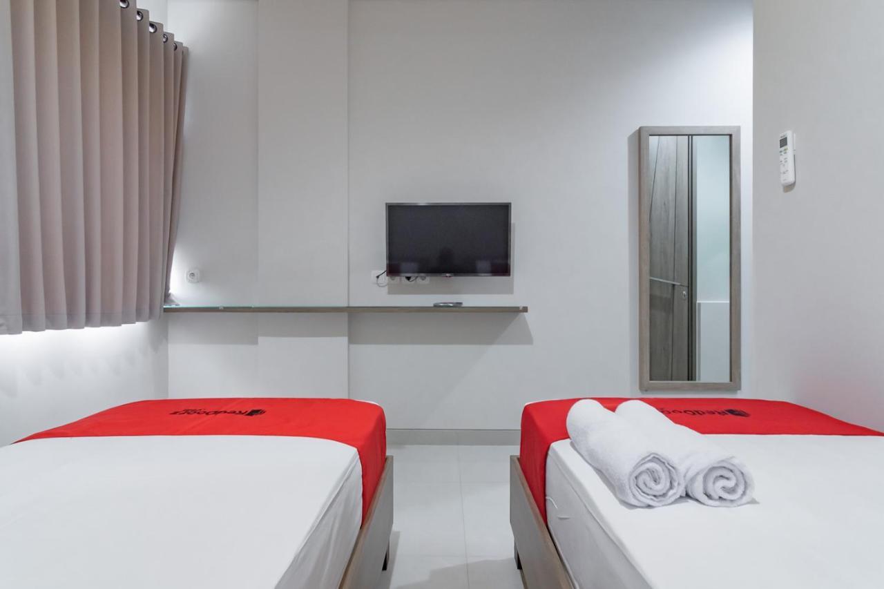 Reddoorz Plus @ Cirebon City Center Buitenkant foto