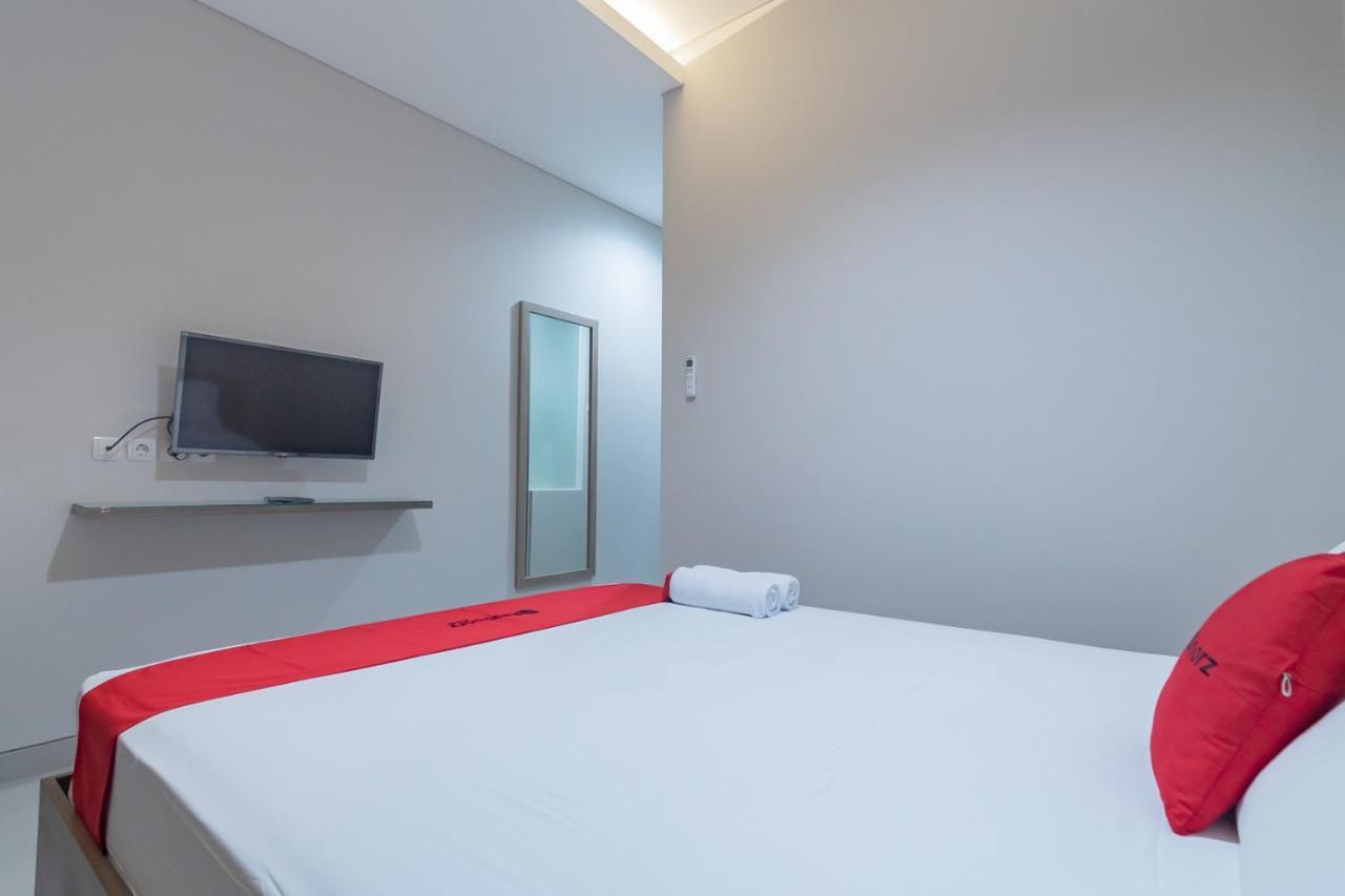 Reddoorz Plus @ Cirebon City Center Buitenkant foto