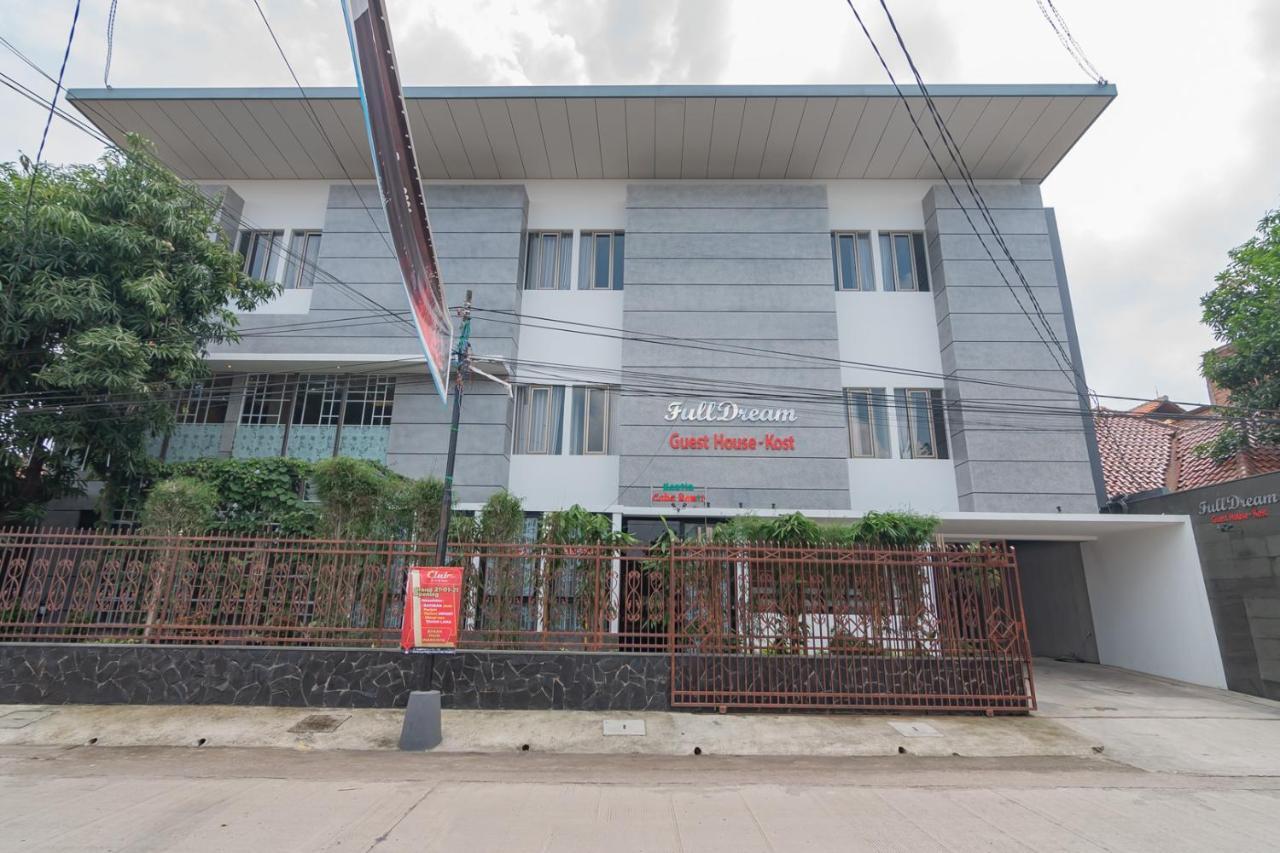 Reddoorz Plus @ Cirebon City Center Buitenkant foto