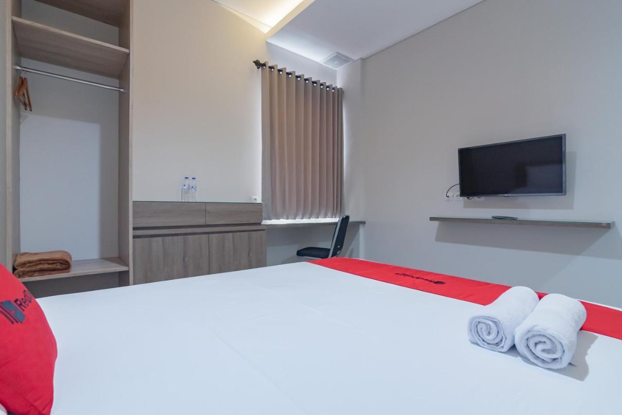 Reddoorz Plus @ Cirebon City Center Buitenkant foto